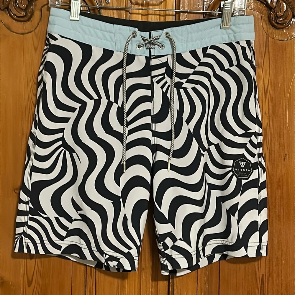 Men’s Vissla Poly/Spandex Boatdshorts. 28